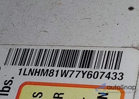 2007 Lincoln Town Car Signature z USA, uszkodzony, nr VIN 1LNHM81W77Y607433
